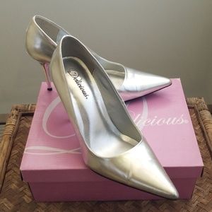 Delicious Silver 4" High Chrome Heel 7.5